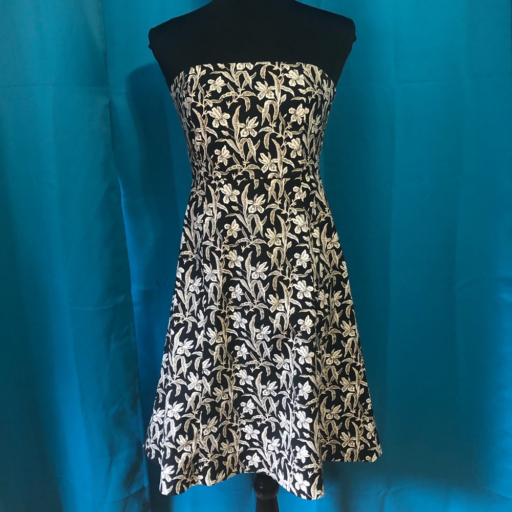 Strapless summer dress, from the Gap🌼